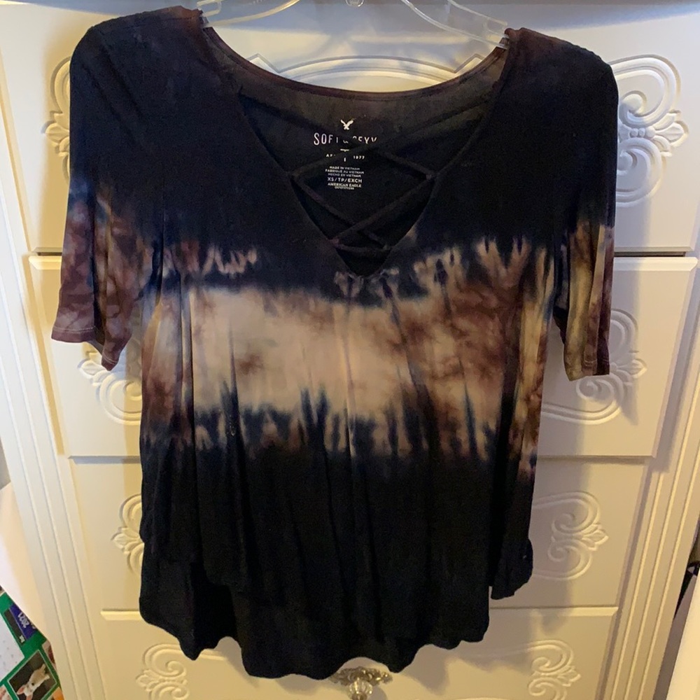 Soft and sexy American Eagle navy shirt